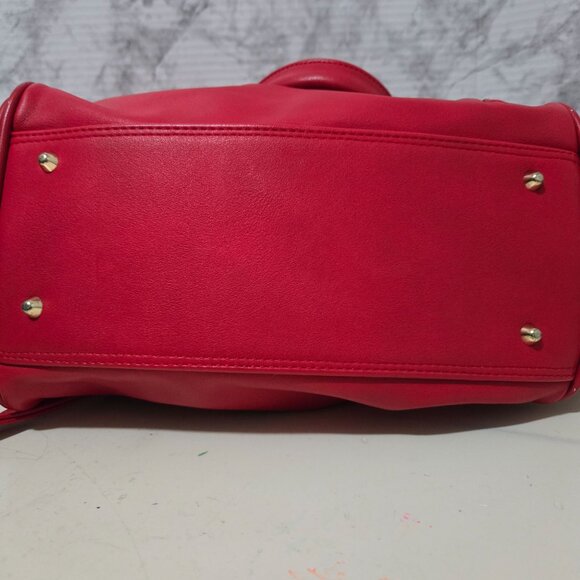 Gunas New York Vegan Leather Red Handbag With Gold Hardware & Zipper Detail - Picture 5 of 10